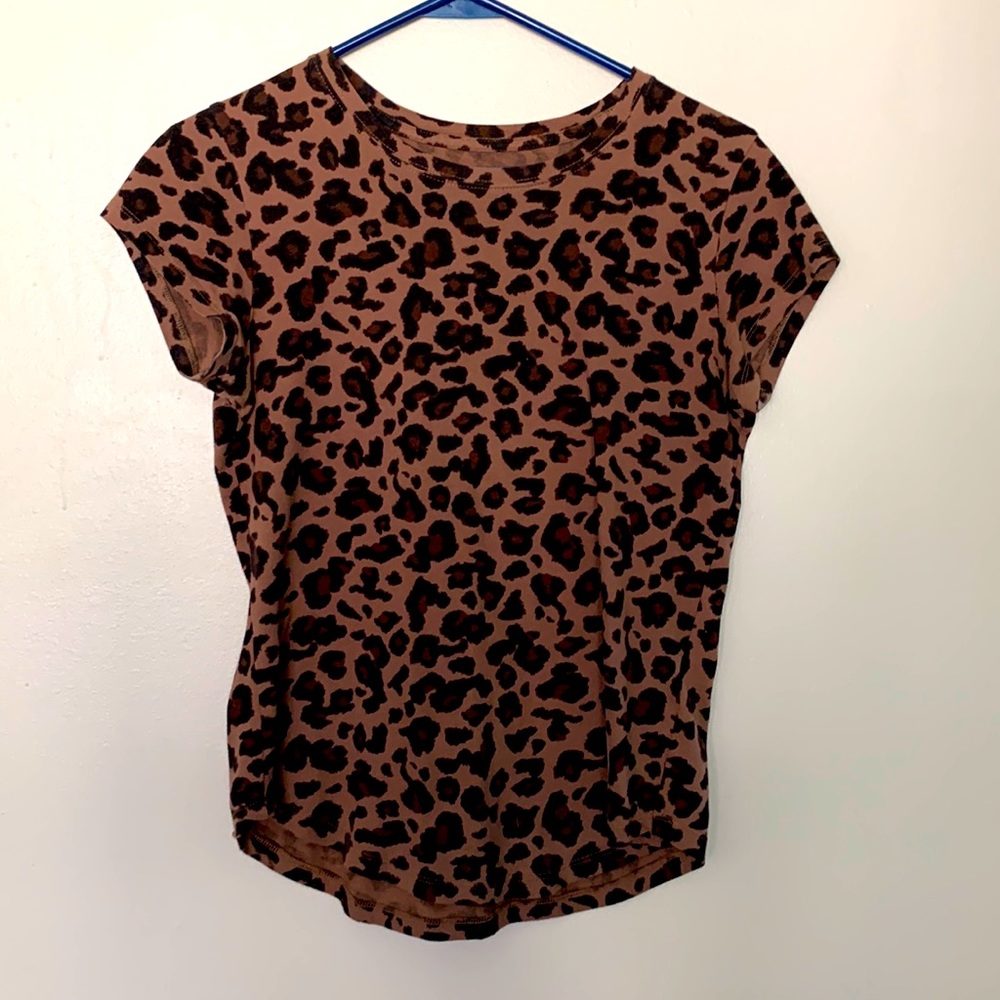 Cute leopard print t-shirt